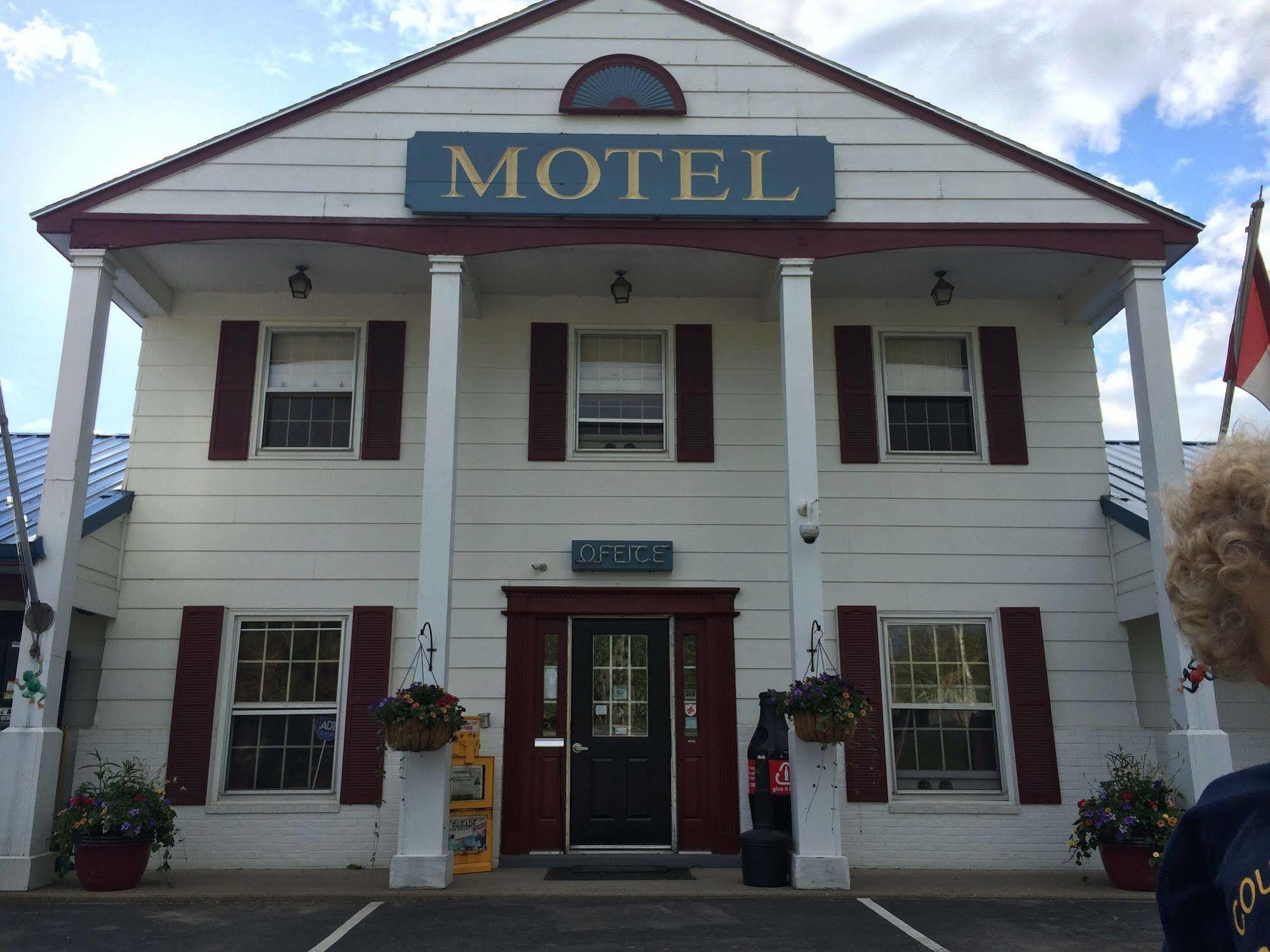 Colonial Valley Motel Farmington エクステリア 写真